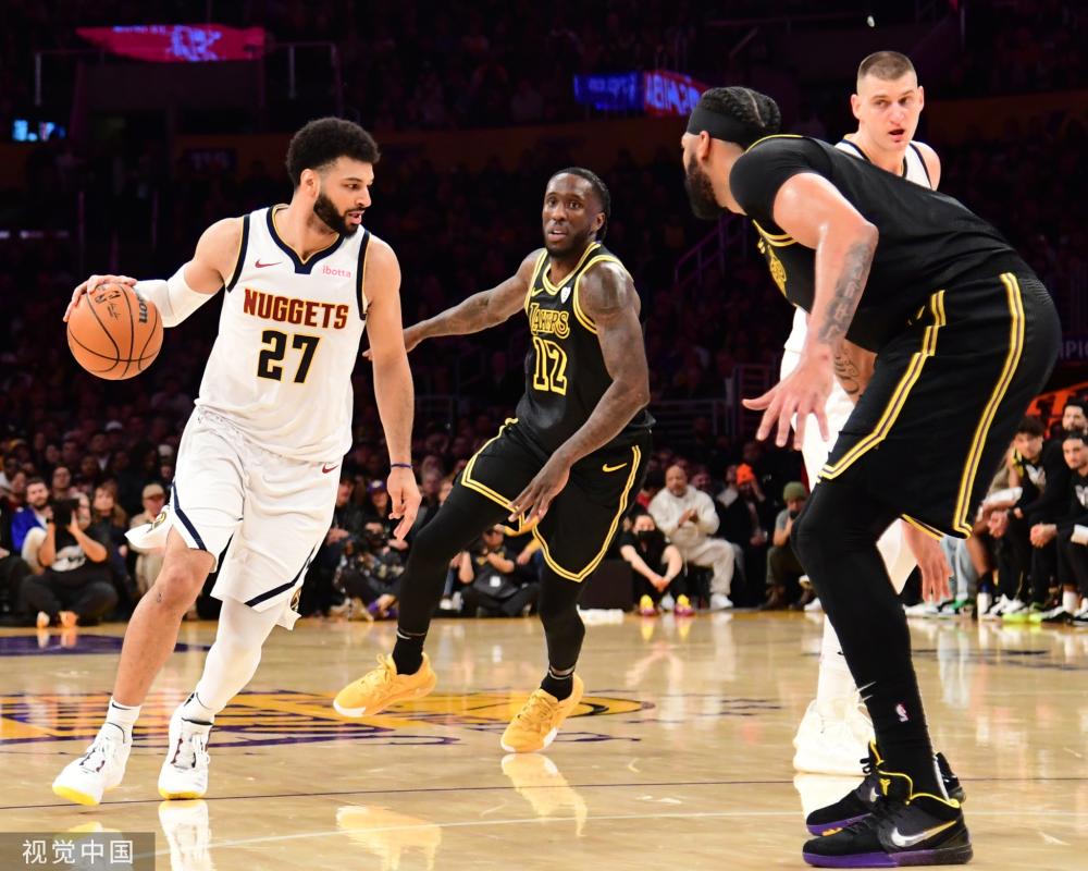 成为球场上 成为球场上